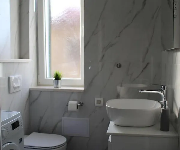 The Site 아파트 스플리트